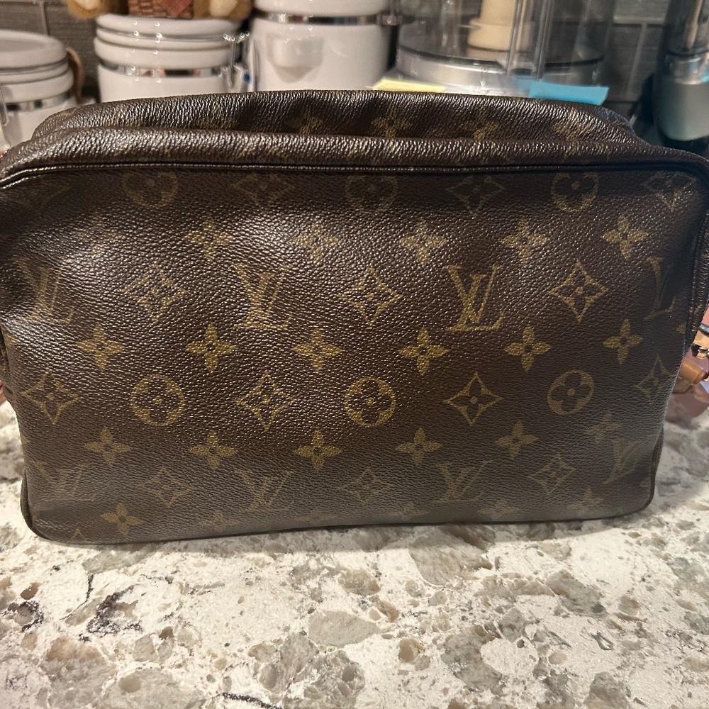 Authentic Louis Vuitton Trousse 28 crossbody bag